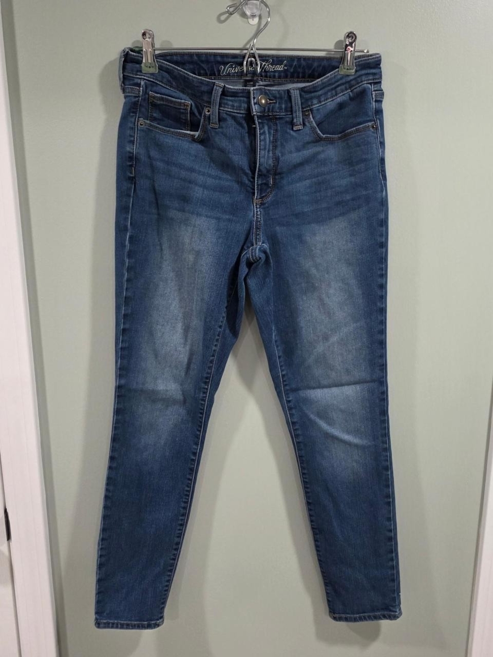 Universal Thread Medium Wash Mid-Rise Skinny Jeans, 6R